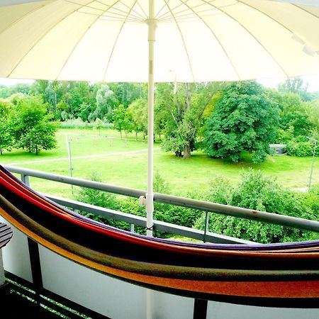 Apartment With Park And National Stadion View Private Free Parking Varsovie Extérieur photo
